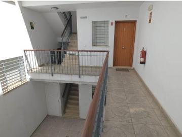 PISO EN PRIMERA PLANTA SIN ASCENSOR A ESCASOS MINUTOS DEL CENTRO