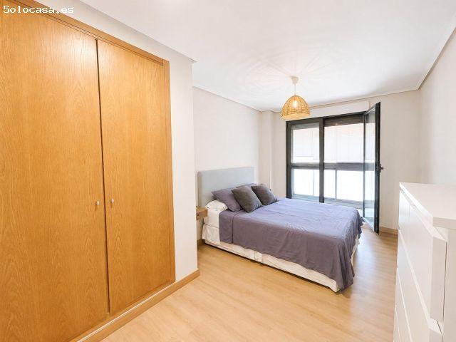 Piso en residencial con piscina, garaje y trastero junto a la playa