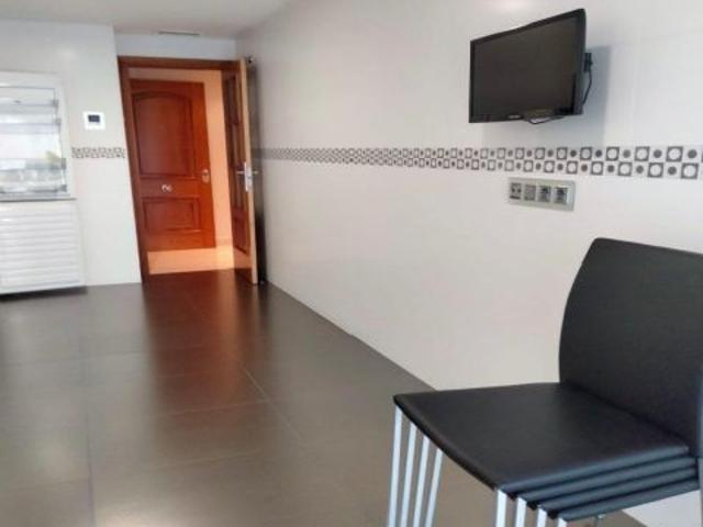 PISO EN URBANIZACION PRIVADA CON PISCINA