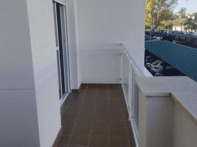 Piso en urbanización privada con piscinas y zonas deportivas en Jerez de la Frontera