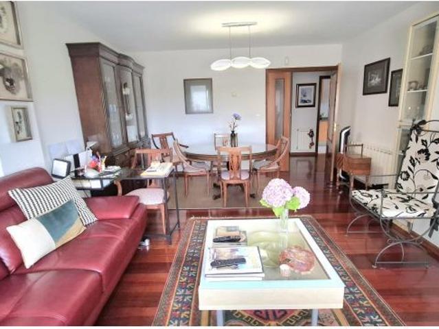 Piso en Valdenoja, Santander: ¡Tu hogar ideal a un paso de la playa!