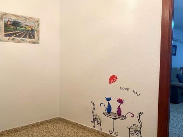 Piso en Valdepasillas: 3 Dormitorios y Baños, Ideal Estudiantes Disponible Próximo Curso