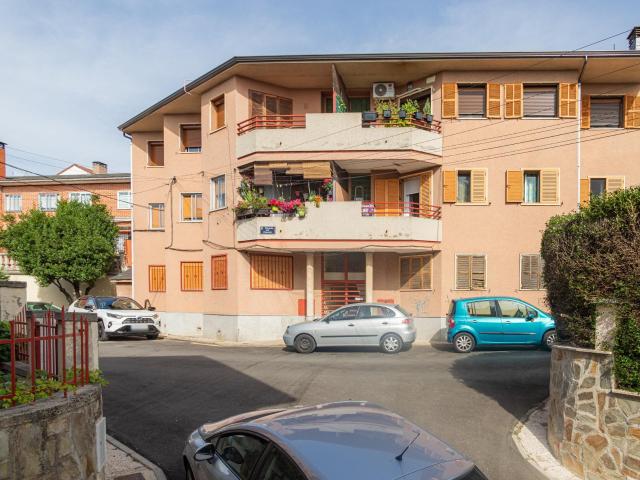Piso en venta. Miraflores de la Sierra