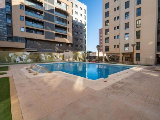 Piso en venta Almería