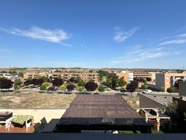 Piso en venta. Cadrete