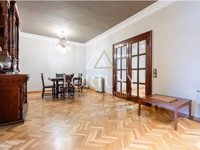 Piso en venta Calle General Moragues, Reus
