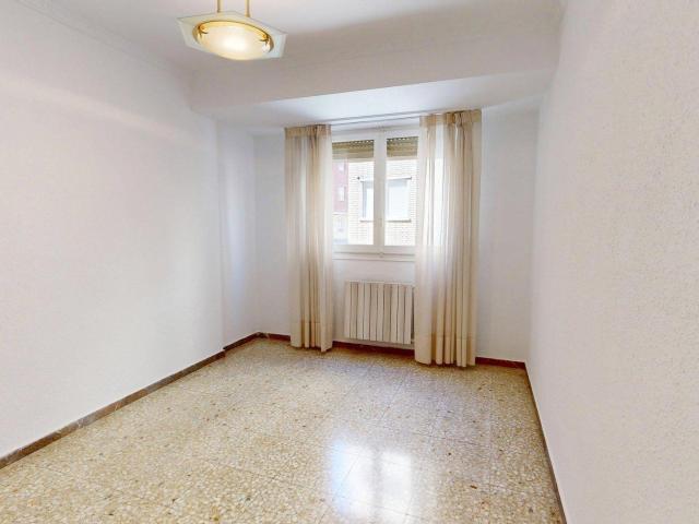 Piso en venta con terraza de 19 m2, trastero y garaje en Arrabal, Zaragoza