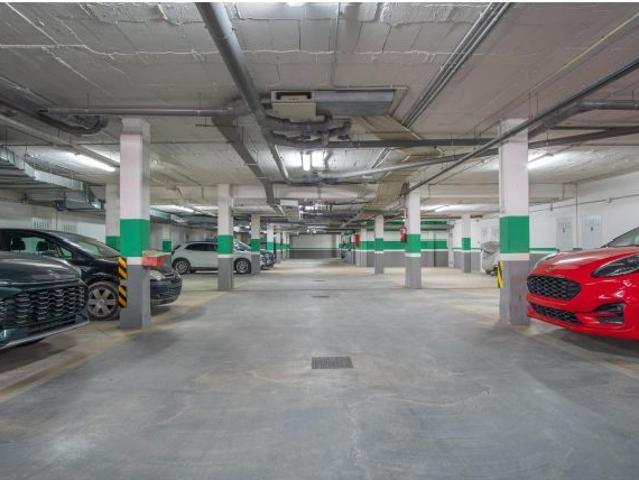 Piso en venta con una terraza solarium de 60m2 y plaza de aparcamiento mas trastero