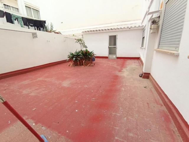 Piso en Venta con Amplia Terraza 4 Dormitorios