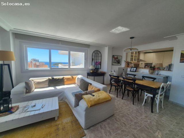 Piso en venta con impresionantes vistas al mar y a la montaña