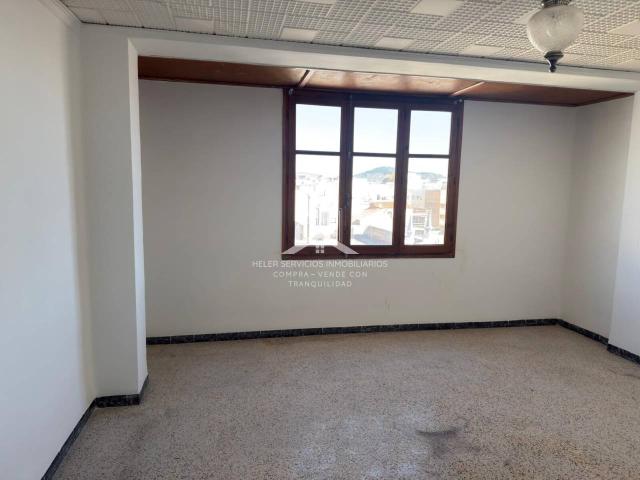 Piso en venta de 4 habitaciones en Onda