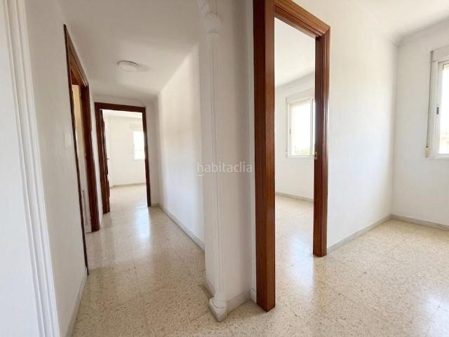 Piso en venta en Málaga, Barrio de Ciudad Jardín. Piso en venta en Ciudad Jardín, 4 habitaciones y varios balcones. Pisos.