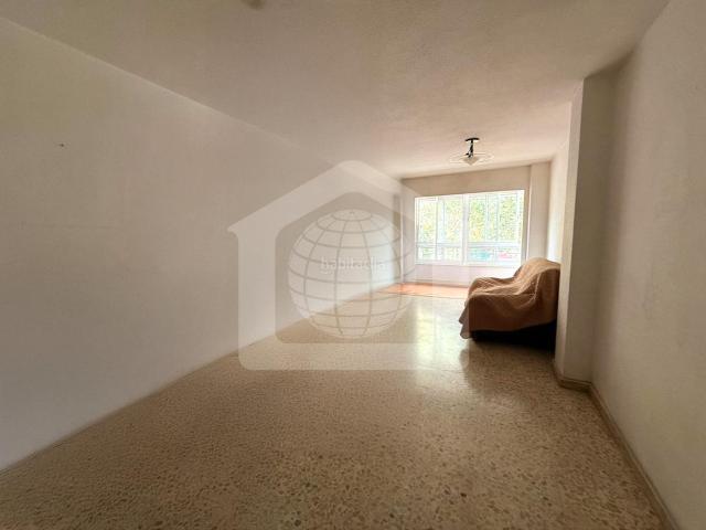 Piso en venta en Málaga, Carranque Haza Cuevas. Piso en Avenida Andalucía. Pisos.