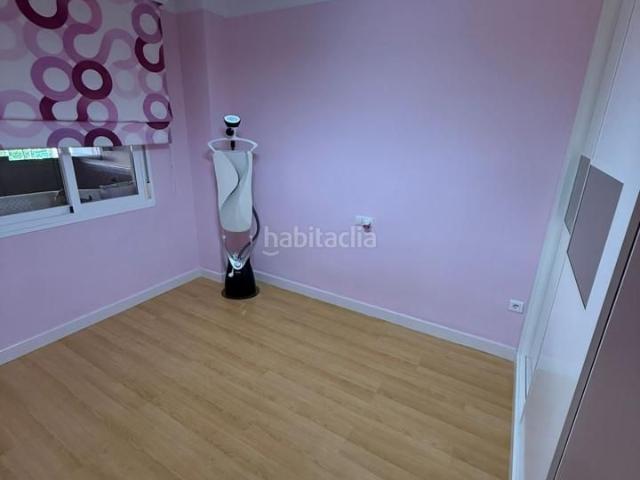 Piso en venta en Málaga, El Consul Ciudad Universitaria El Romeral. Piso de 4 dormitorios con terraza y recinto cerrado en el Romeral. Pisos.