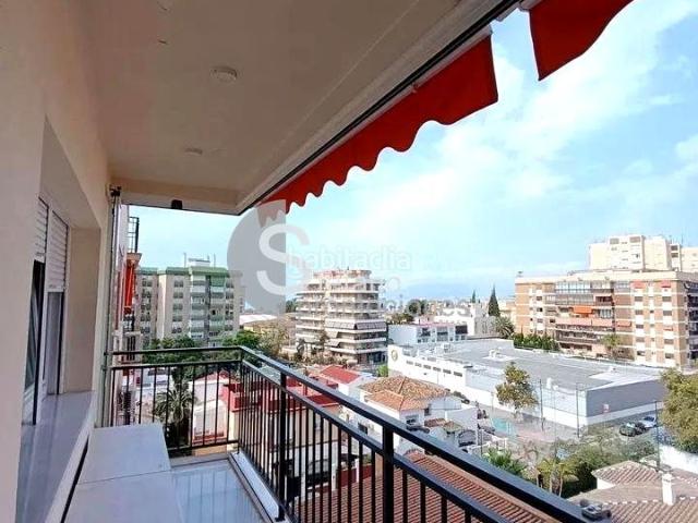 Piso en venta en Málaga, El Palo. PISO LUMINOSO CON IMPRESIONANTES VISTAS DESPEJADAS A LA BAHÍA DE MÁLAGA Y AL MONTE, CON REFORMA INTEGRAL. Pisos.