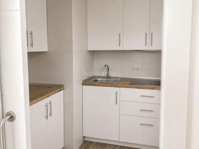 Piso en venta en Málaga, Los Castillejos La Trinidad. Piso reformado a estrenar con 3 dormitorios y 2 baños en Málaga. Pisos.
