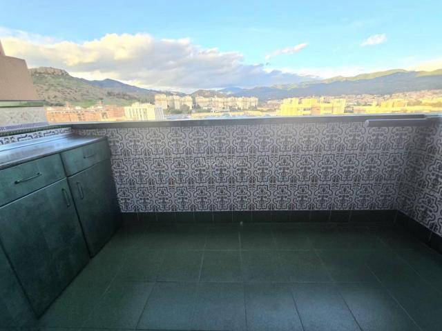 Piso en venta en Málaga, Martiricos La Roca La Rosaleda. Espectacular piso en ubicación privilegiada en Malaga. Pisos.