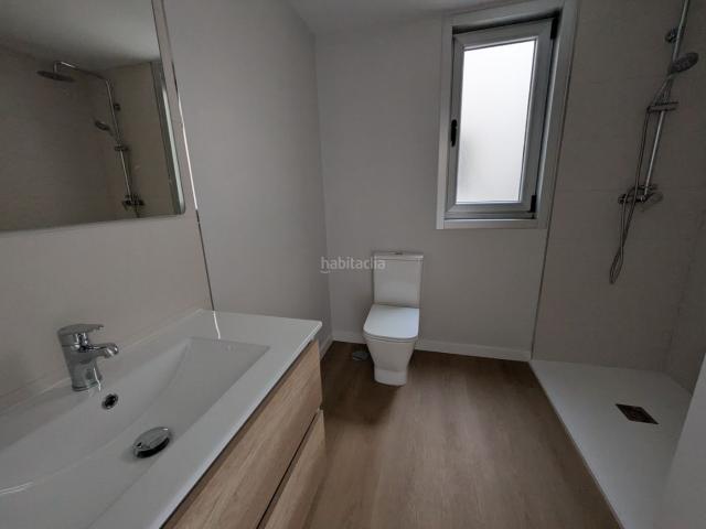 Piso en venta en Malpica de Bergantiños. AMPLIO PISO CON VISTAS AL MAR Y LA PISCINA!Vivir en un entorno tranquilo!. Pisos Malpica de.
