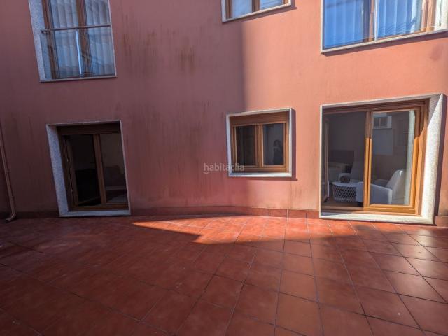 Piso en venta en Malpica de Bergantiños. Espectacular piso con terraza de 45m a un paso de la playa en Malpica. Pisos Malpica de.