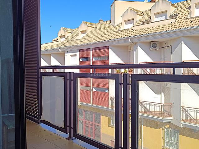 Piso en venta en Mancha Real. SE VENDE PISO CON ASCENSOR, PLAZA DE GARAJE Y TRASTERO. Pisos Mancha.
