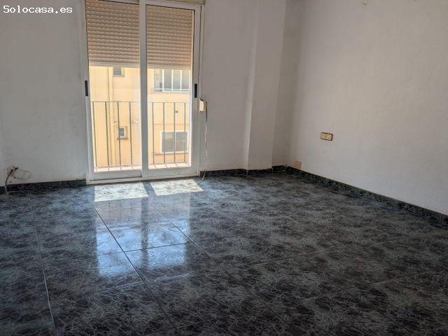 Piso en Venta en Manises Oportunidad para Reformar