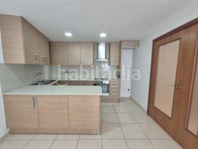 Piso en venta en Manlleu. grant terrassa, pero ara esta coberta. facil descubrir. Pisos.