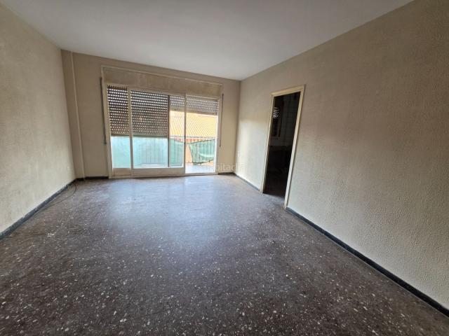 Piso en venta en Manlleu. MANLLEU PISO AMPLIO EN EL CENTRO, PARA REFORMAR. Pisos.