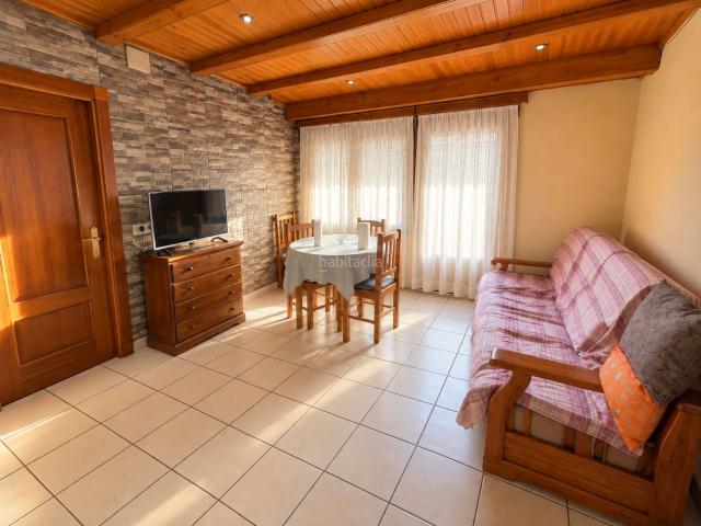 Piso en venta en Manlleu. Pis lluminós de 120m2 amb terrassa de 20 m. Pisos.