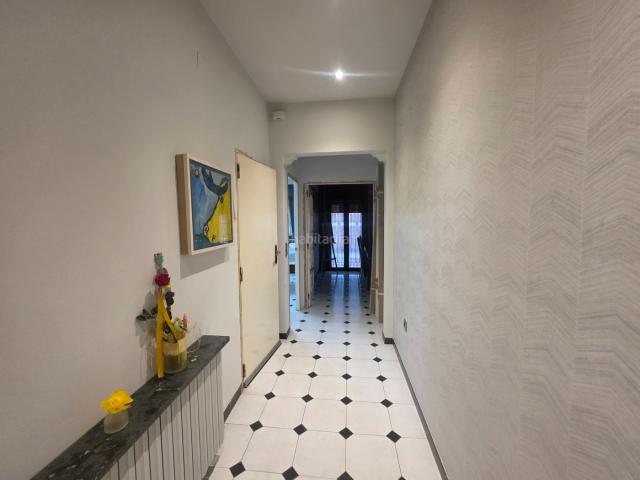 Piso en venta en Manlleu. Piso de 4 habitaciones muy bien situado i soleado. Pisos.