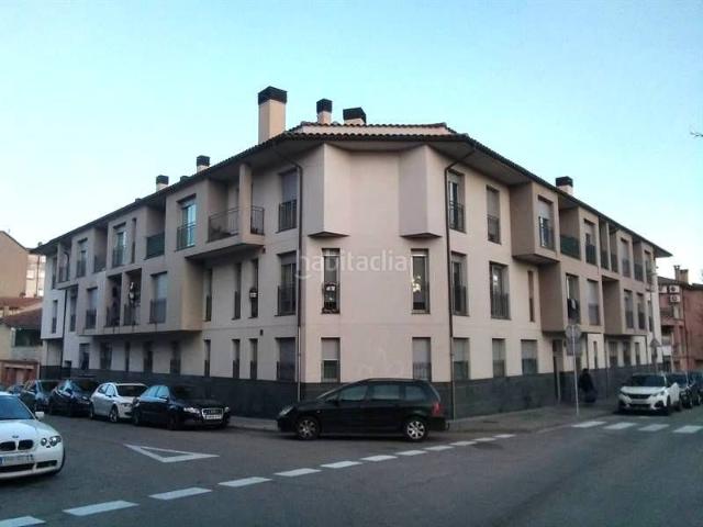 Piso en venta en Manlleu. Venta de pisogaraje en ManlleuBarcelona. Pisos.