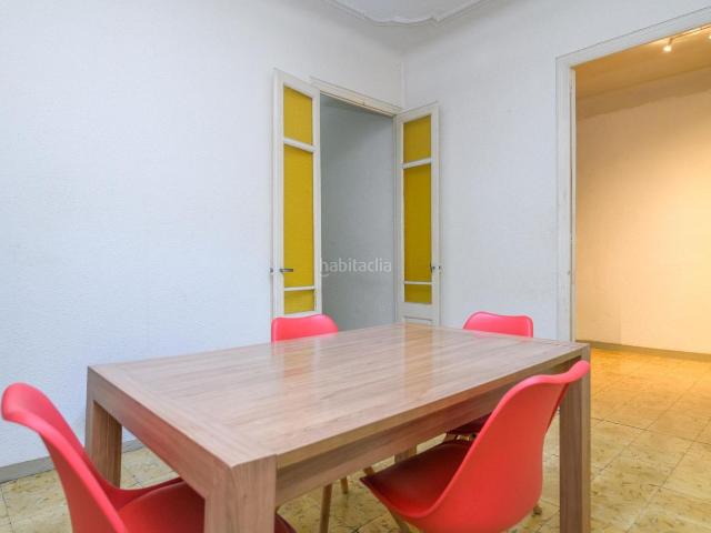 Piso en venta en Manresa, Centre Passeig i Rodalies. Oportunidad única para inversores! Piso con alta rentabilidad e inquilino solvente en el centro de Manresa. Pisos.