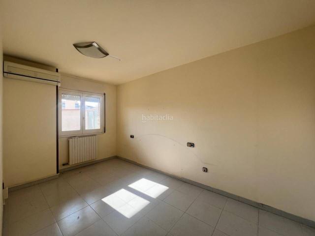 Piso en venta en Manresa, Bases de Manresa Carretera de Santpedor. Fantástico piso en venta en la zona de las Bases de Manresa. Pisos.