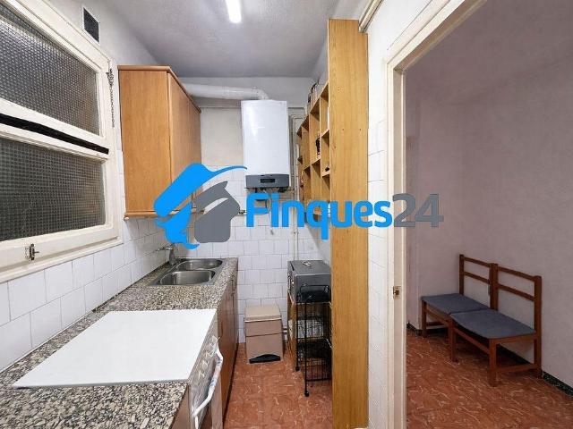 Piso en venta en calle De Mossèn Jacint Verdaguer, Manresa, de 83 m² 2 habitaciones por 95.000