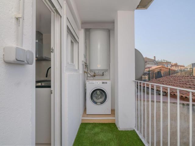 Piso en venta en Manresa, Escodines. Piso de 3 habitaciones reformado al lado del Colegio Oms i de Prat. Pisos.