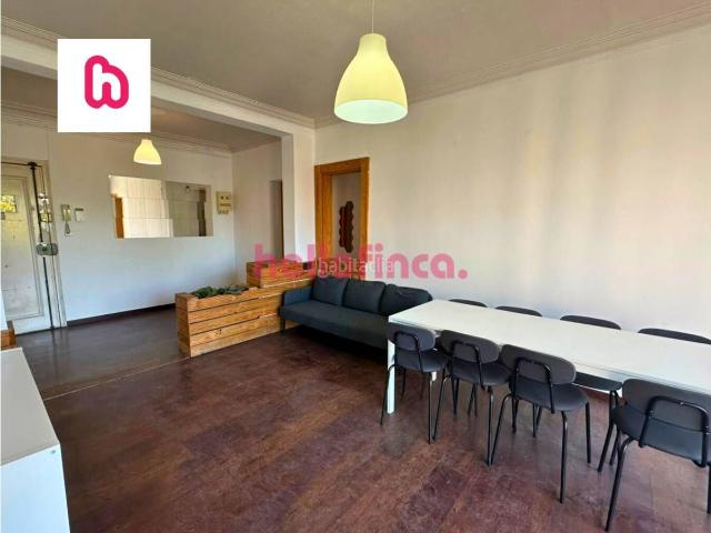 Piso en venta en Manresa, Poble Nou. Piso reformado y amueblado en el centro de Manresa. Pisos.