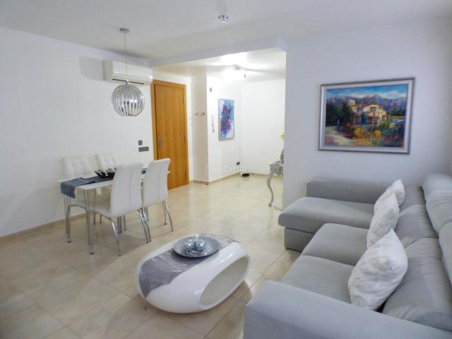 Piso en venta en Manresa, Plaça Catalunya. PISO SEMINUEVO EN MANRESA ZONA PLAÇA CATALUNYA CON ASCENSOR Y PK. TOTALMENTE AMUEBLADO. Pisos.