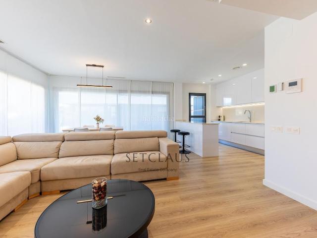 Piso en venta en Masnou El, Centre. La joya de El Masnou terraza luz y piscina en un entorno privilegado. Pisos Masnou.