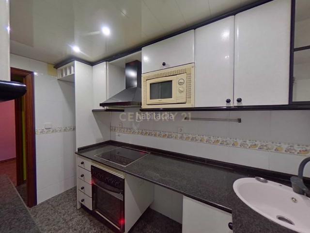 Piso en venta en Masnou El, Masnou Alt. Piso de tres habitaciones bien distribuido en Calle Ramón i Cajal, El Masnou. Pisos Masnou.