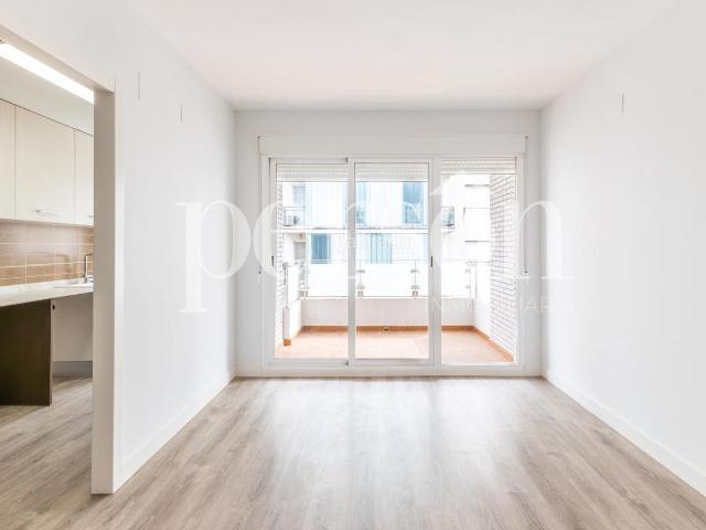 Piso en venta en Massamagrell. Luminoso piso con terraza, a solo 20 minutos de Valencia. Pisos.