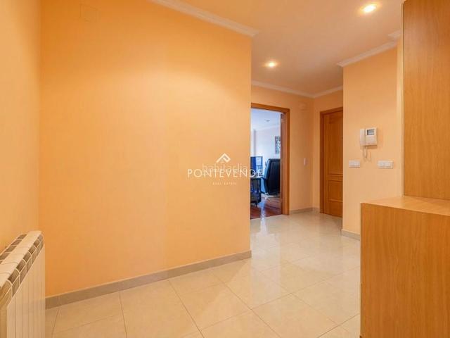 Piso en venta en Marín. Amplio piso de 4 habitaciones y todas las comodidades en Marín. Pisos.