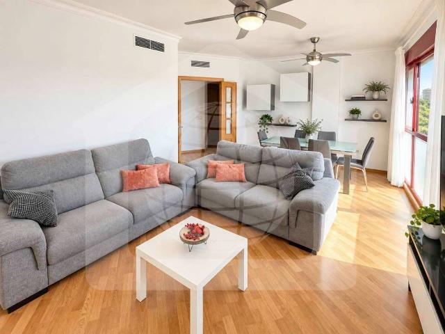 Piso en Venta en Martín Carpena Torre del Río