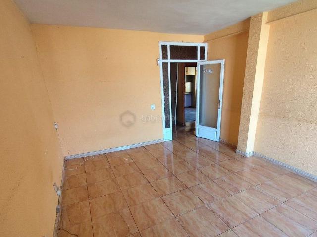 Piso en venta en Martorell. Piso Martorell, la Pau i Buenos Aires, Buenaventura Benemonte 92 m. Pisos.