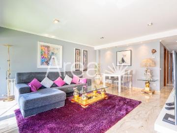Piso en venta en Mataró, Vallveric. IMPECABLE VIVIENDA EN ESQUINA CON TERRAZA A NIVEL PARKING Y TRASTERO. Pisos.