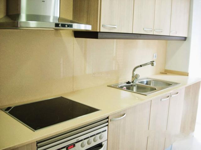 Piso en venta en Mataró, Via Europa Parc Central. Piso para inversores. Pisos.