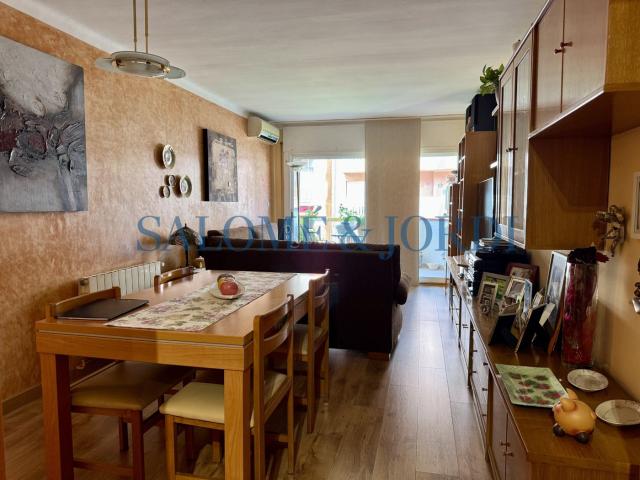 Piso en venta en Mataró, Centre. Piso con terraza y ascensor en Mataró. Pisos.