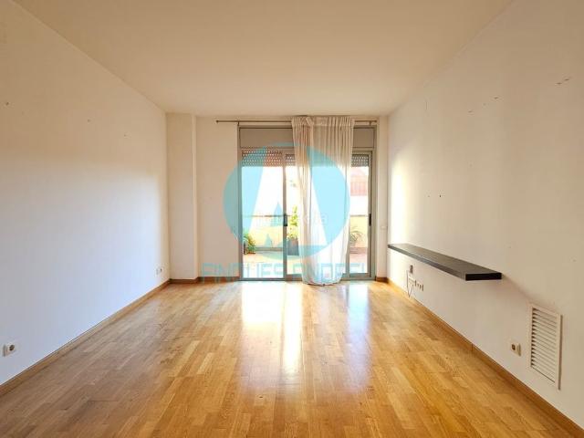 Piso en venta en Mataró, Centre. EN EXCLUSIVA! Piso en venta en Camí de la Geganta, Mataró 350.000. Pisos.