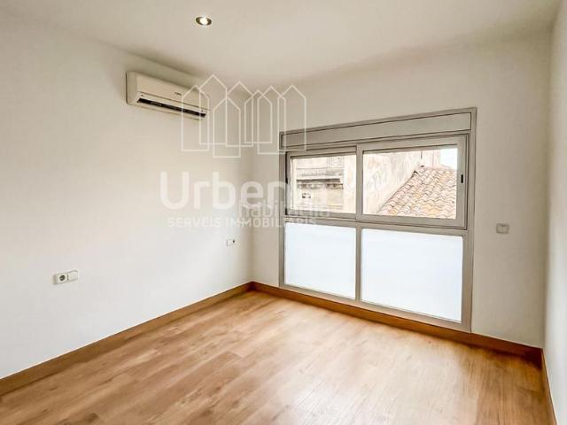 Piso en venta en Mataró, Centre. Piso en Mataró, con terraza privada y completamente reformado. Pisos.