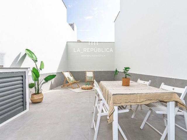 Piso en venta en Mataró, Centre. Planta baja seminueva con gran patio privado, céntrico. Pisos.