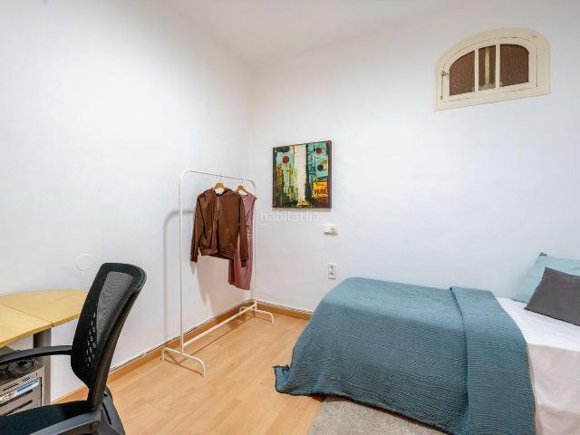 Piso en venta en Mataró, Centre. Una joya con alma en la calle Sant Cristòfol de Mataró. Pisos.