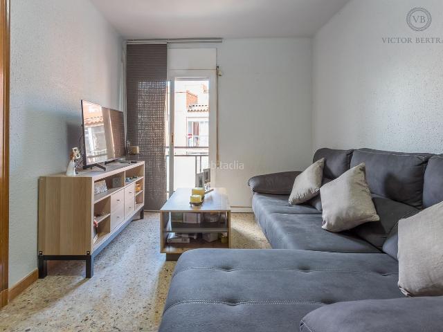 Piso en venta en Mataró, Cerdanyola Nord. fabuloso piso exterior. Pisos.